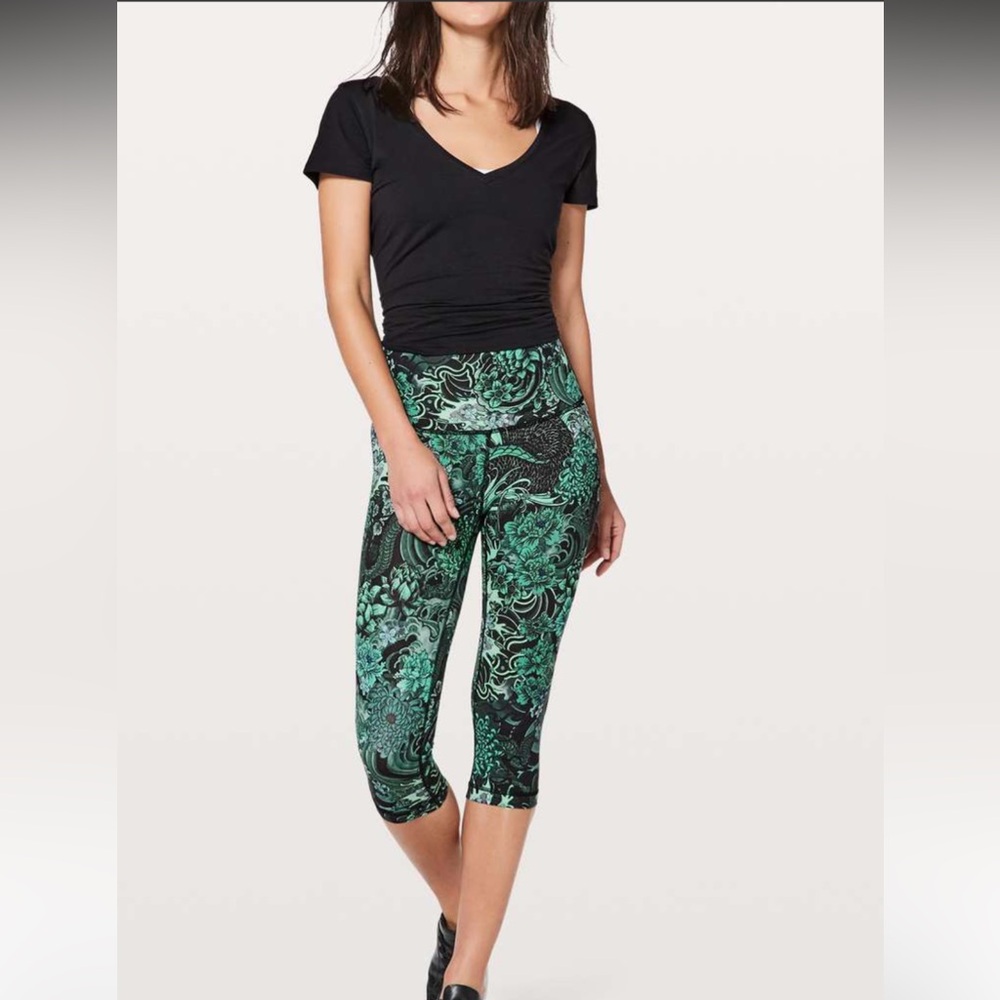 Lululemon Wunder Under Hi-Rise 1/2
Tight *Full-On Luxtreme 17" Size 2‎